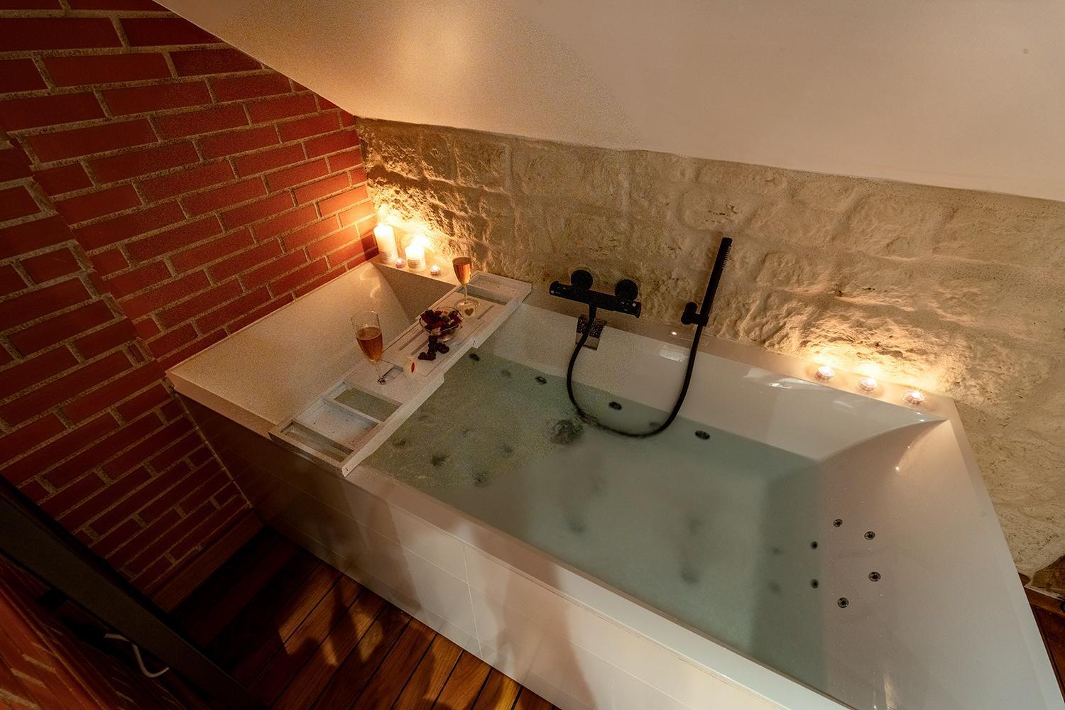 Evasion Chic, Spa Et Sauna Sous Les Toits Nancy Esterno foto